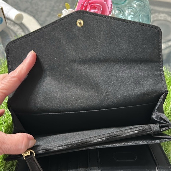 Liz Claiborne Wallet - Picture 5 of 8